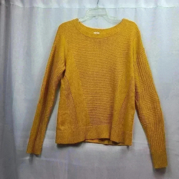 Dressbarn Long Sleeve Casual Yellow Knit Sweater Women's Medium - Picture 1 of 3